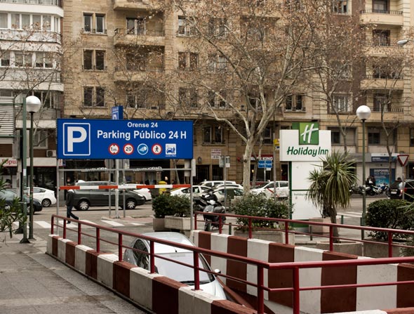 parking acceso calle Orense