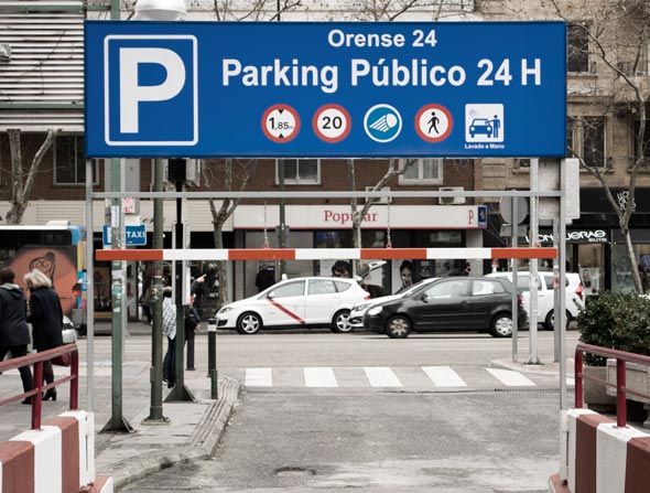 parking acceso calle Orense